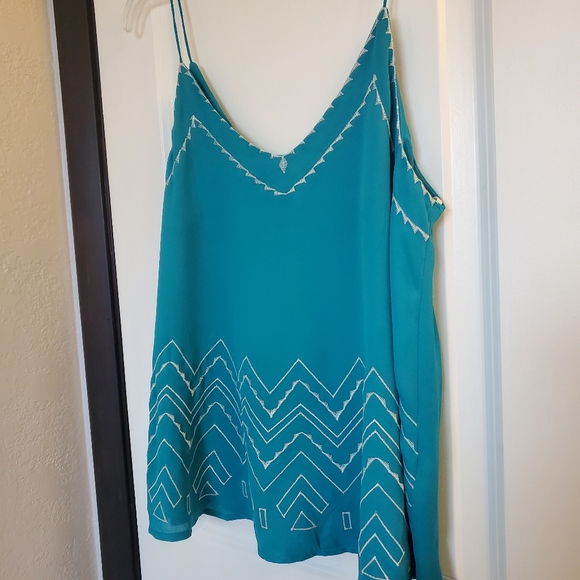 EM Women's Embroidered Tank Top sz L - Picture 2 of 9